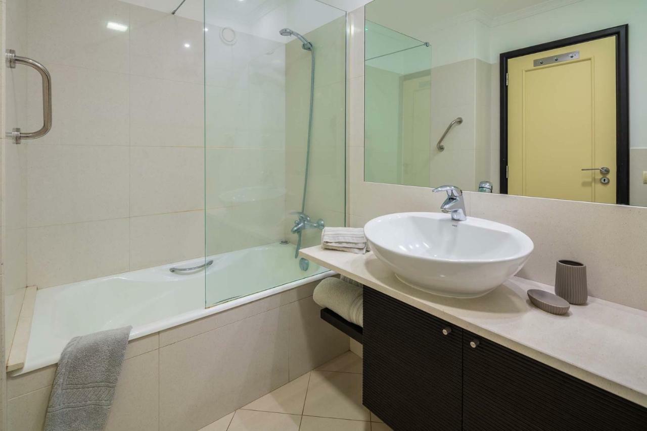 Oceanside Terrace Apartment By Holiday Rental Madeira Funchal  Exteriör bild